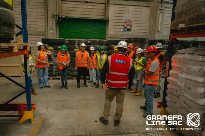 Proceso de almacenamiento eficiente en el almacén de Fargo Line.